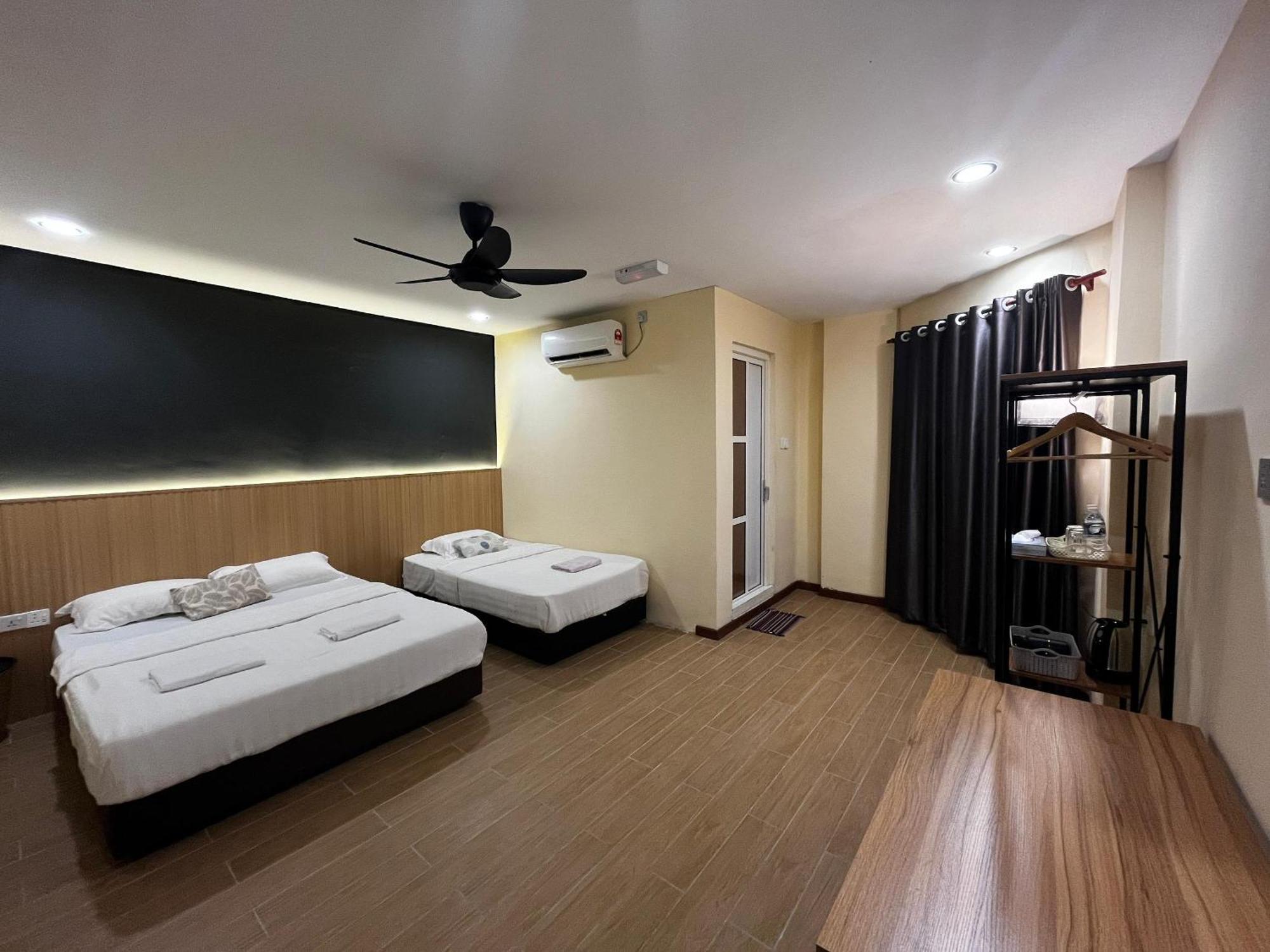 Halo Hotel Semporna Exterior photo